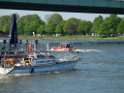 Motor Segelboot mit Motorschaden trieb gegen Alte Liebe bei Koeln Rodenkirchen P062